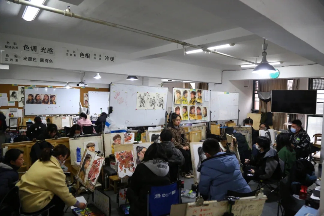 北艺湖美？急缚佳盗